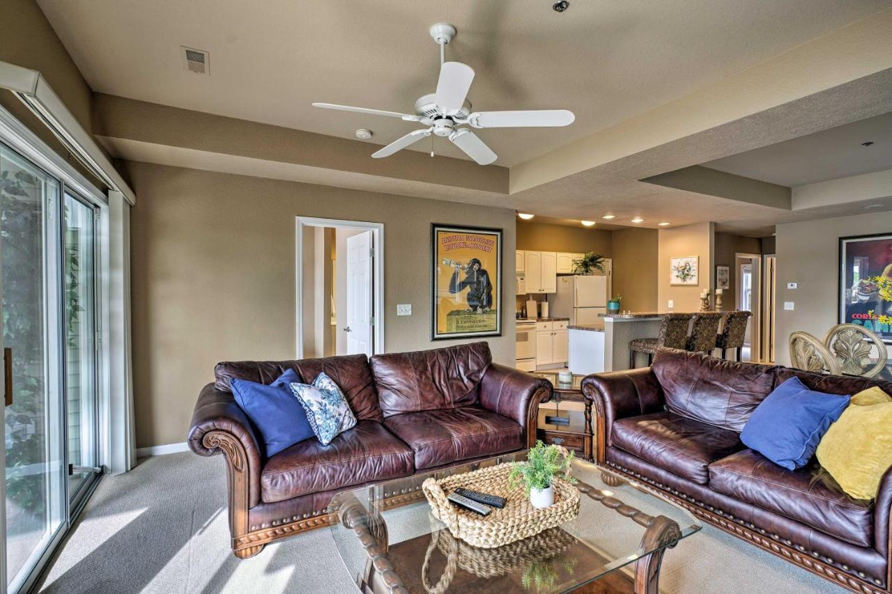Waterfront Lake Ozark Condo With Deck And Pools Zewnętrze zdjęcie