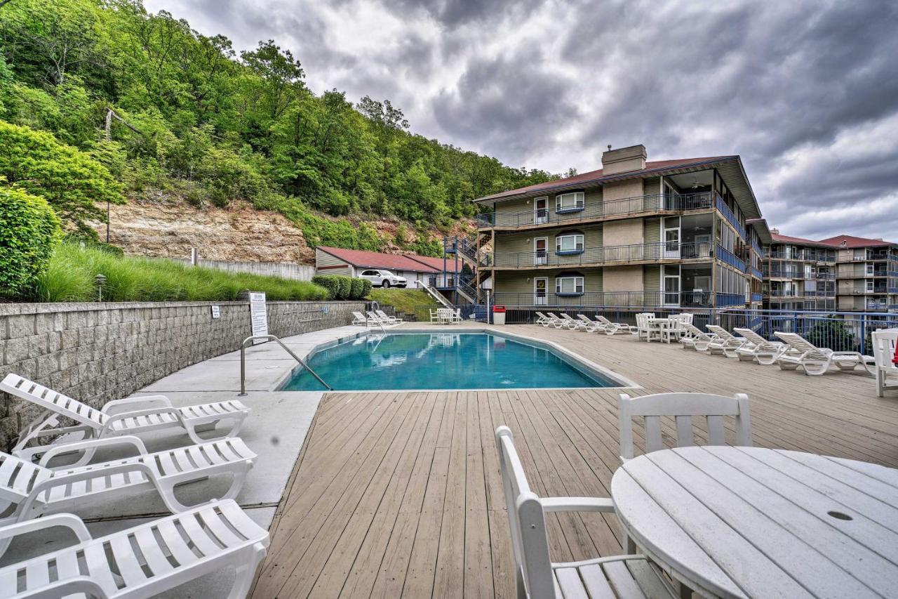 Waterfront Lake Ozark Condo With Deck And Pools Zewnętrze zdjęcie