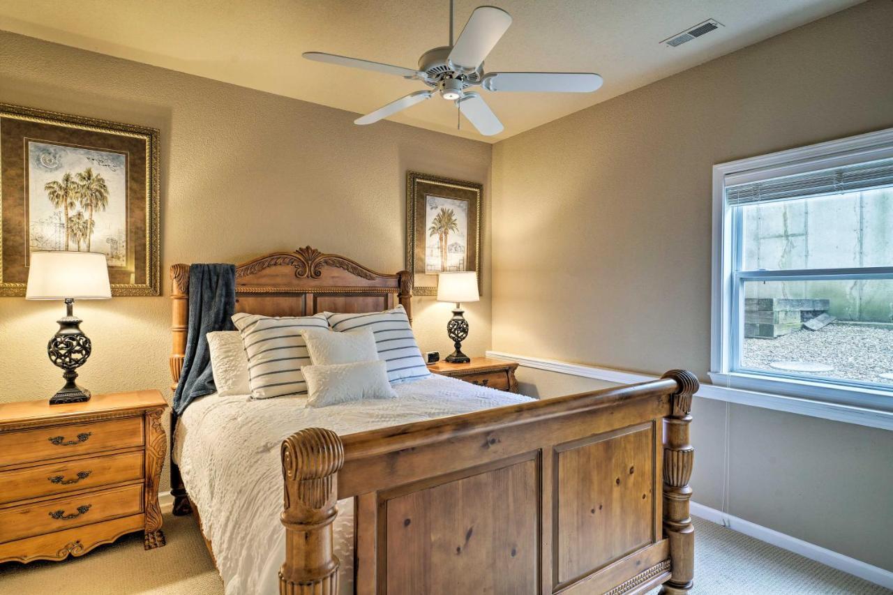 Waterfront Lake Ozark Condo With Deck And Pools Zewnętrze zdjęcie